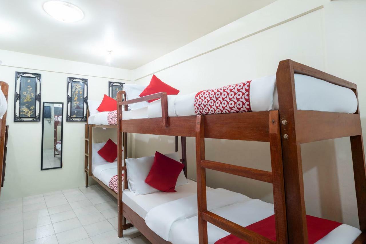 Conrado'S Apartelle Paranaque City Exterior foto